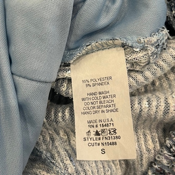 Fashion Nova - Baby Don’t Leave Sequin Skirt & Top Set - Women’s S - Picture 9 of 10